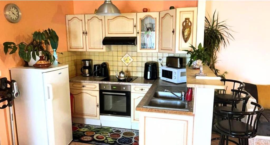 Charmante Maison Au Calme Sainte-Maure Exteriör bild